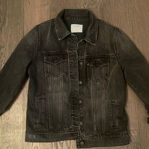 Black jean jacket size small